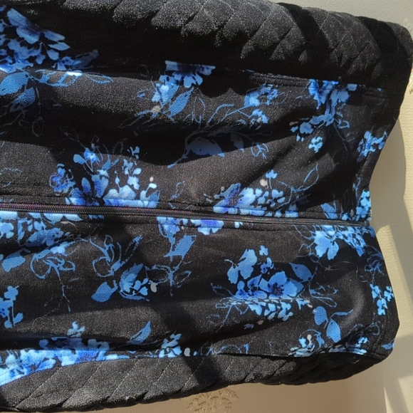 Blue floral velvet vest - Picture 2 of 8